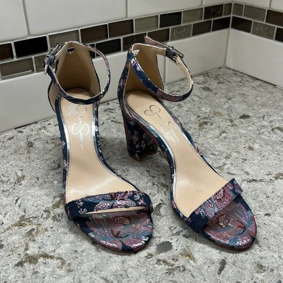 Jessica simpson 2024 monrae sandal